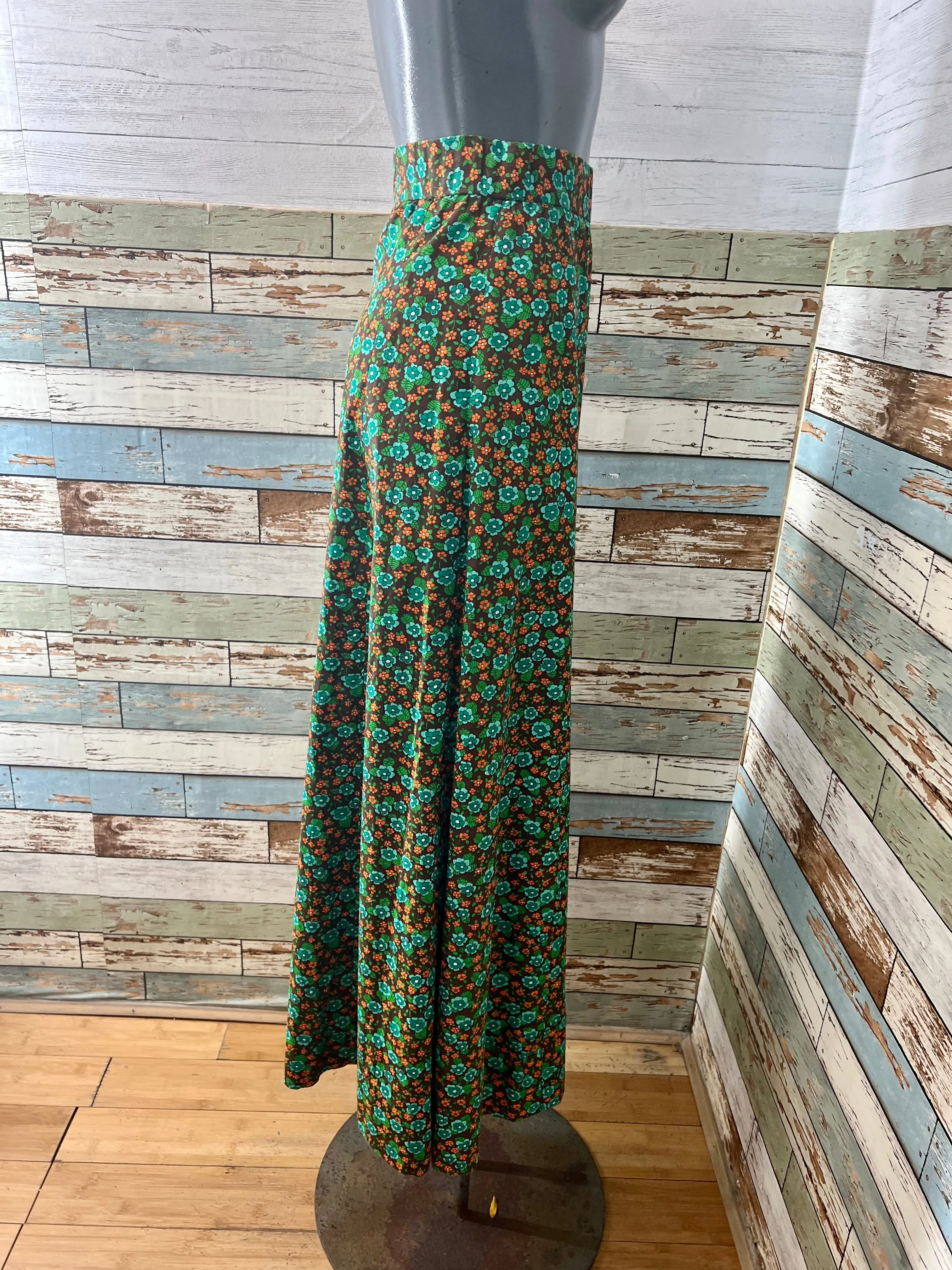 70’s Green Small Flower Print Maxi Skirt