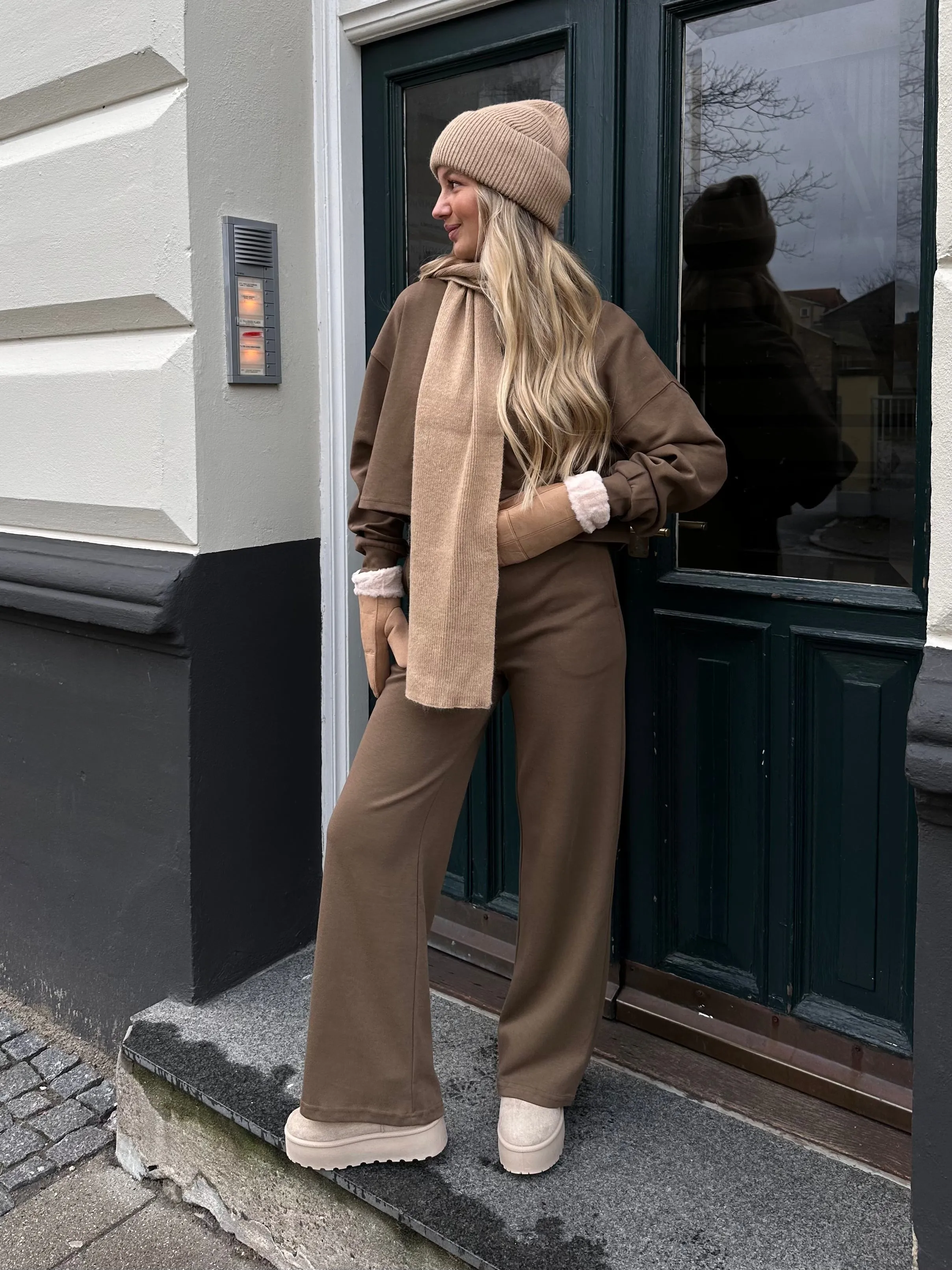 Alma sweatshirt mørkebrun