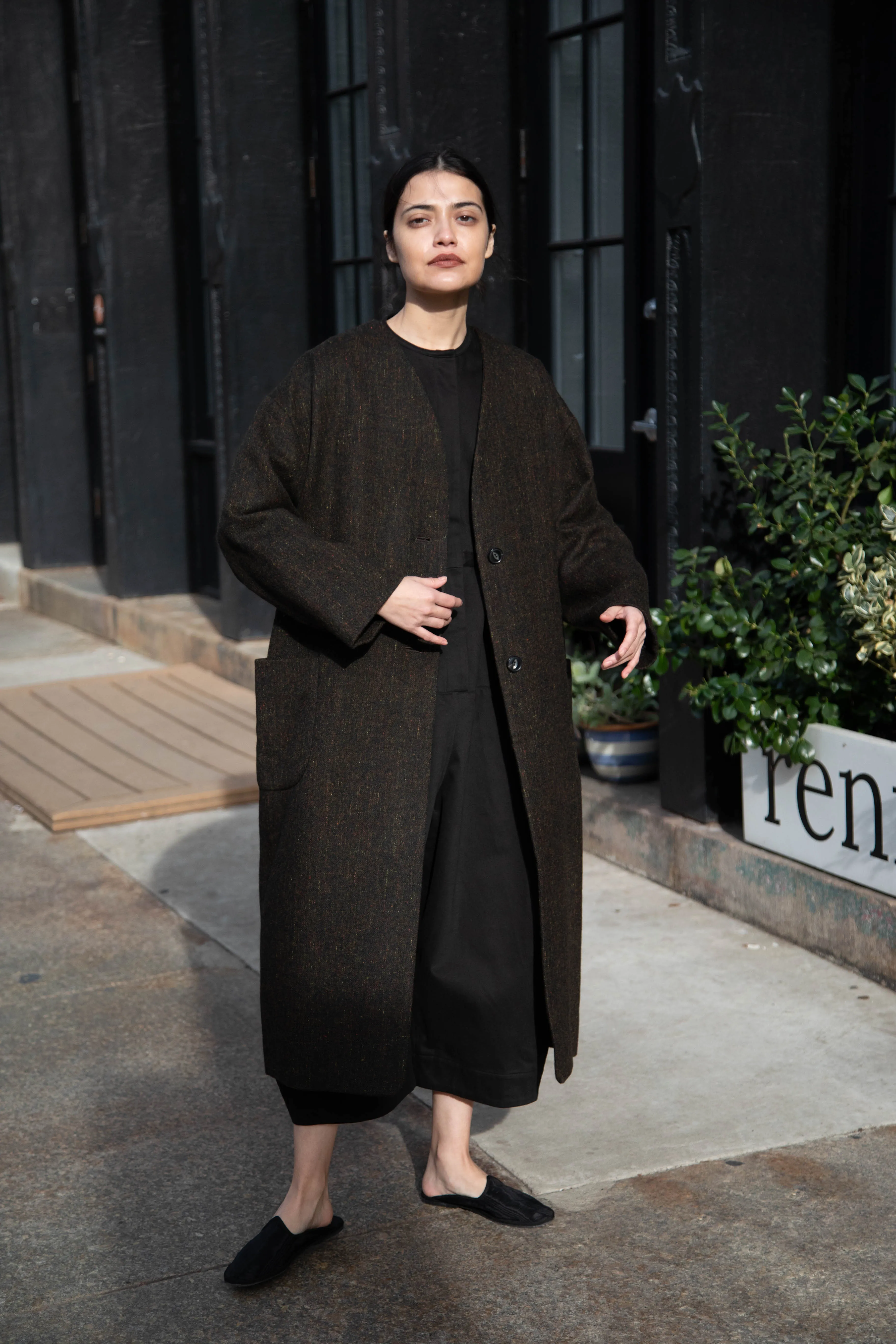 Arts & Science Tweed V-Neck Long Coat in Moss