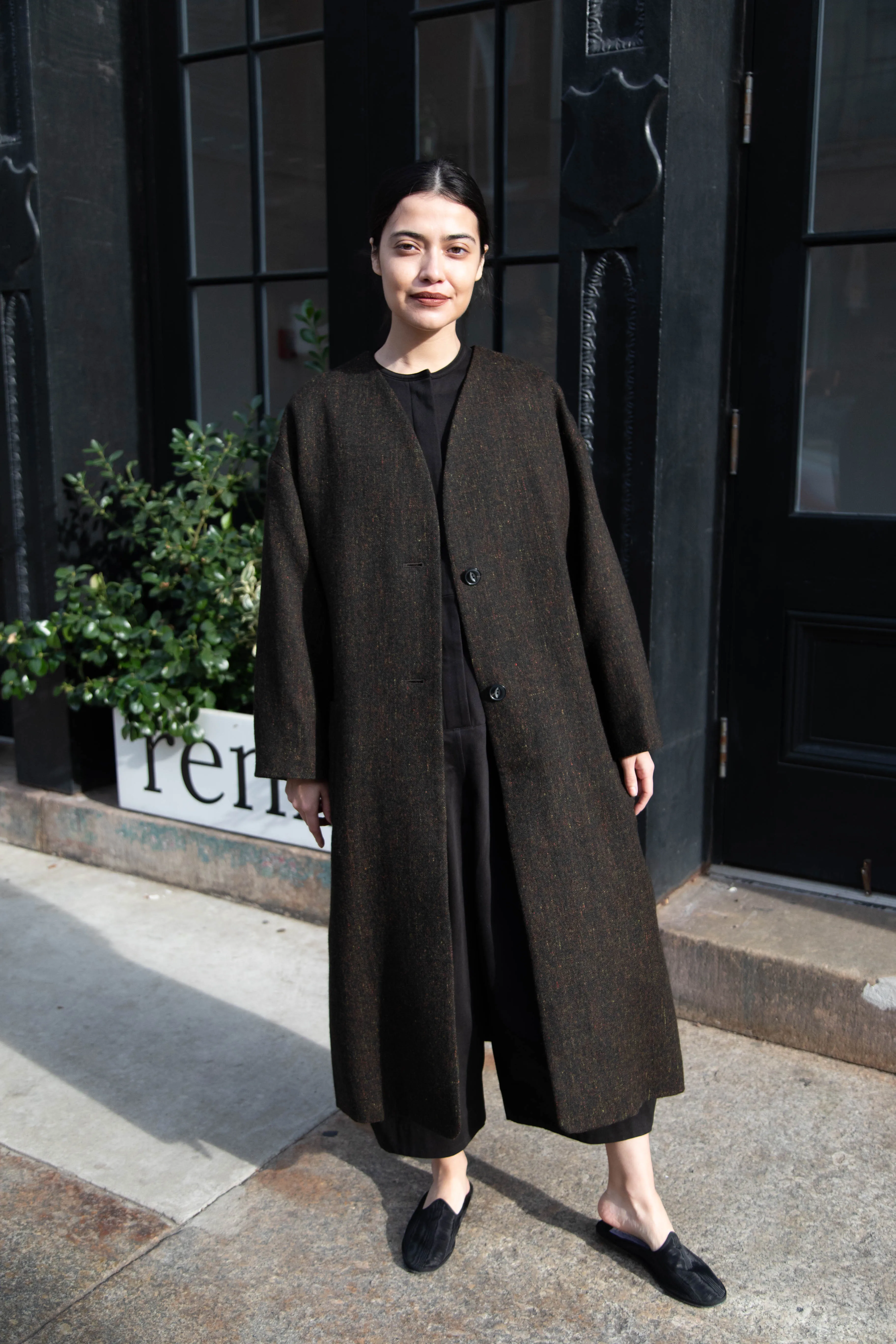 Arts & Science Tweed V-Neck Long Coat in Moss