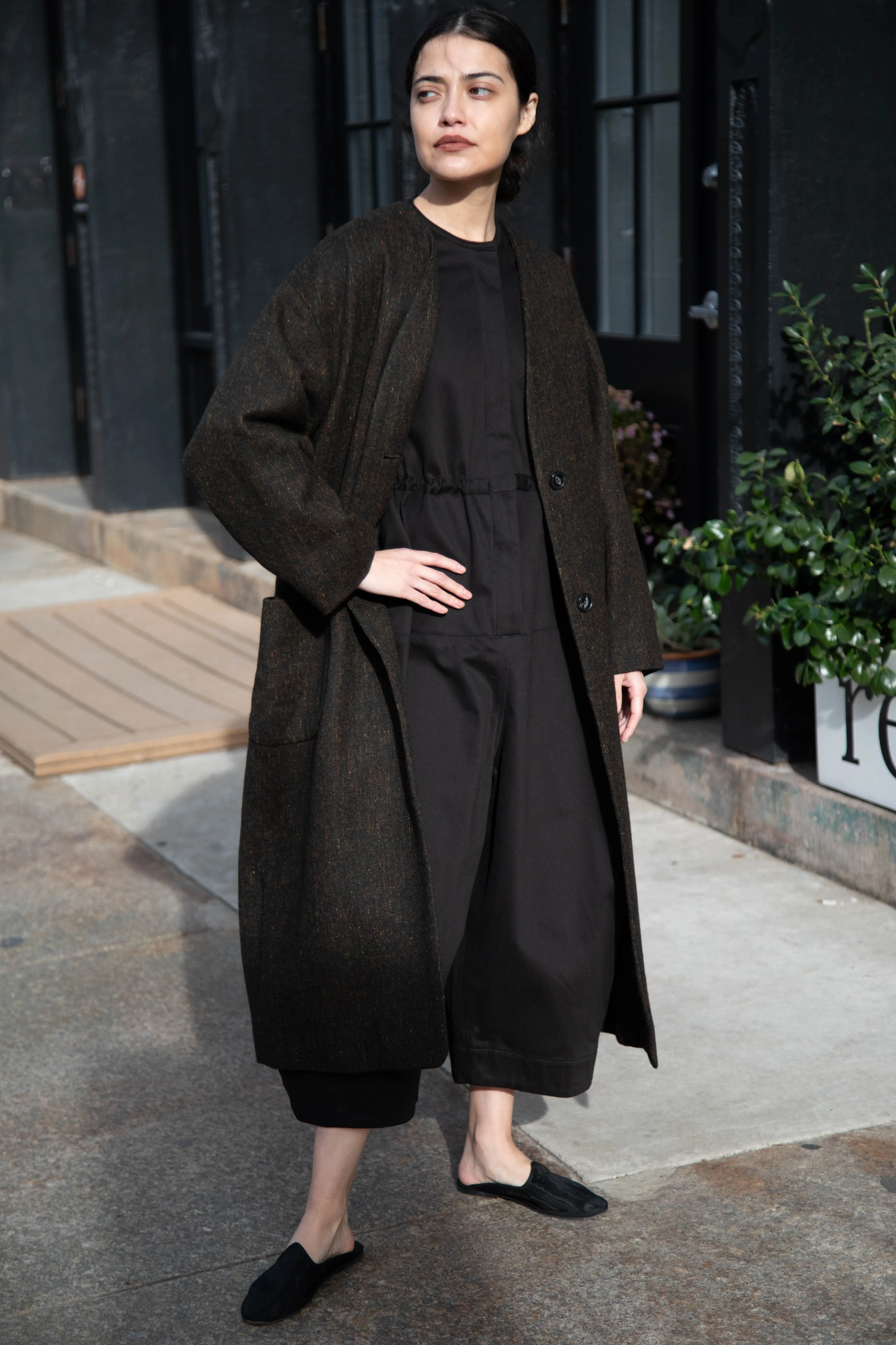 Arts & Science Tweed V-Neck Long Coat in Moss