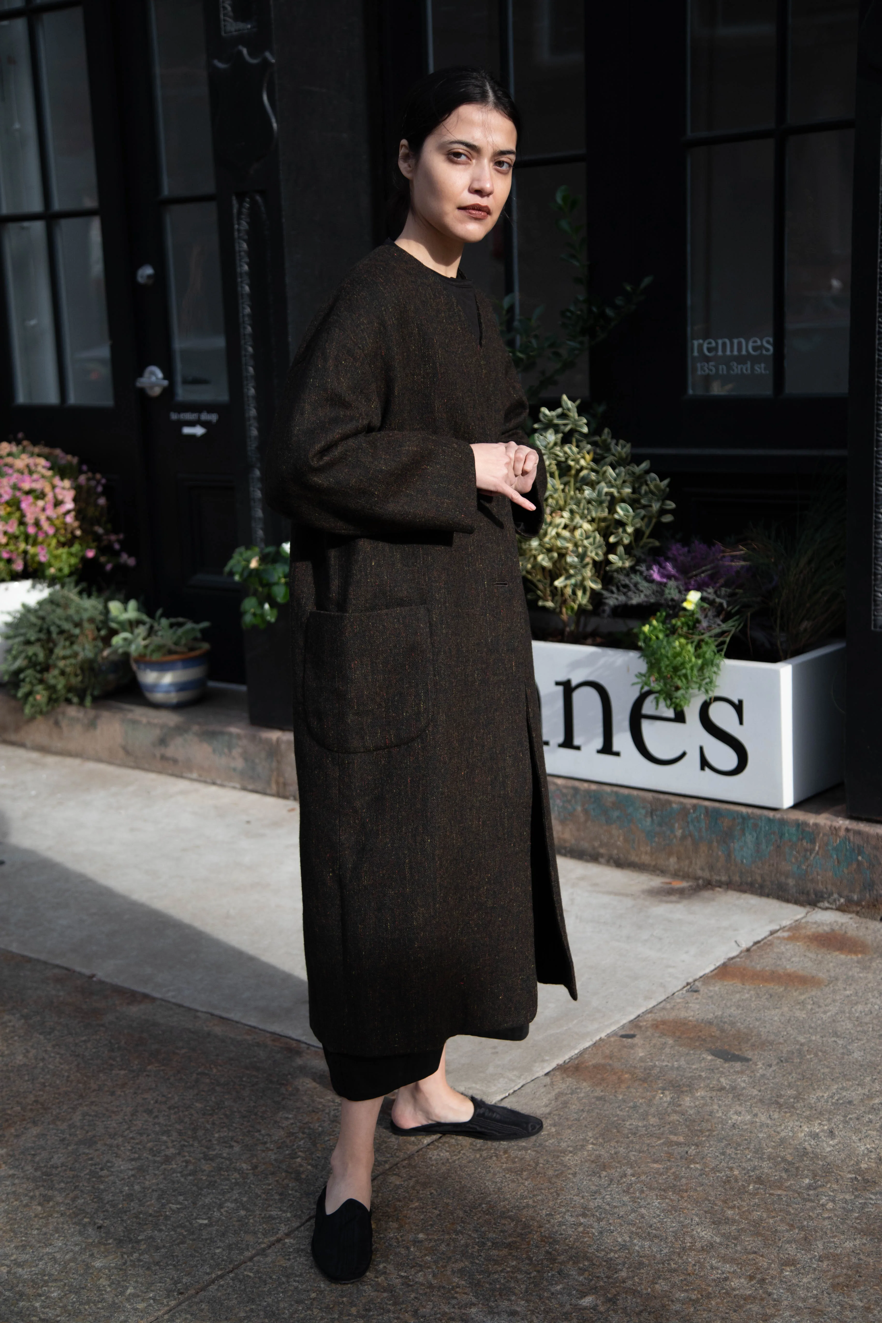 Arts & Science Tweed V-Neck Long Coat in Moss