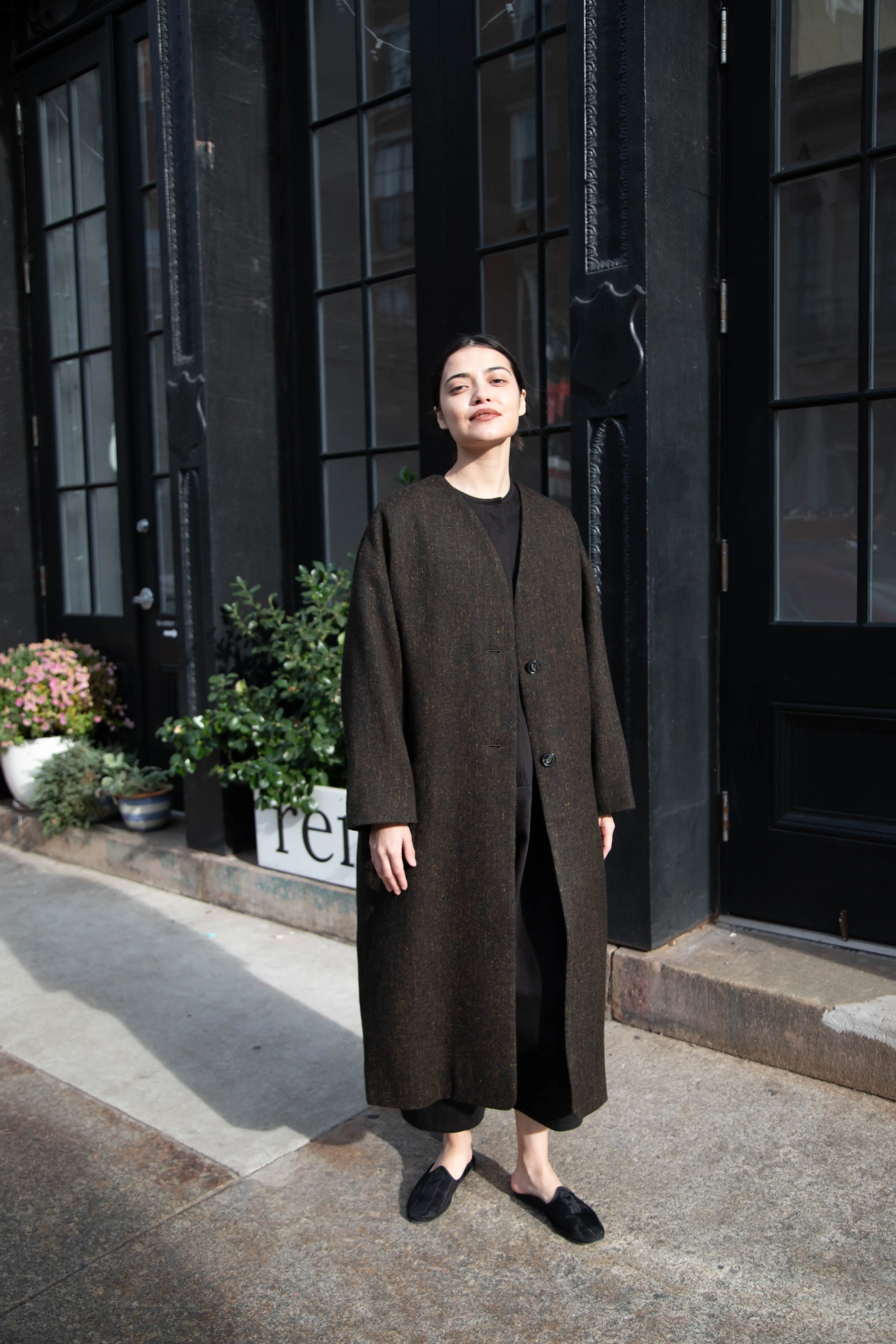 Arts & Science Tweed V-Neck Long Coat in Moss