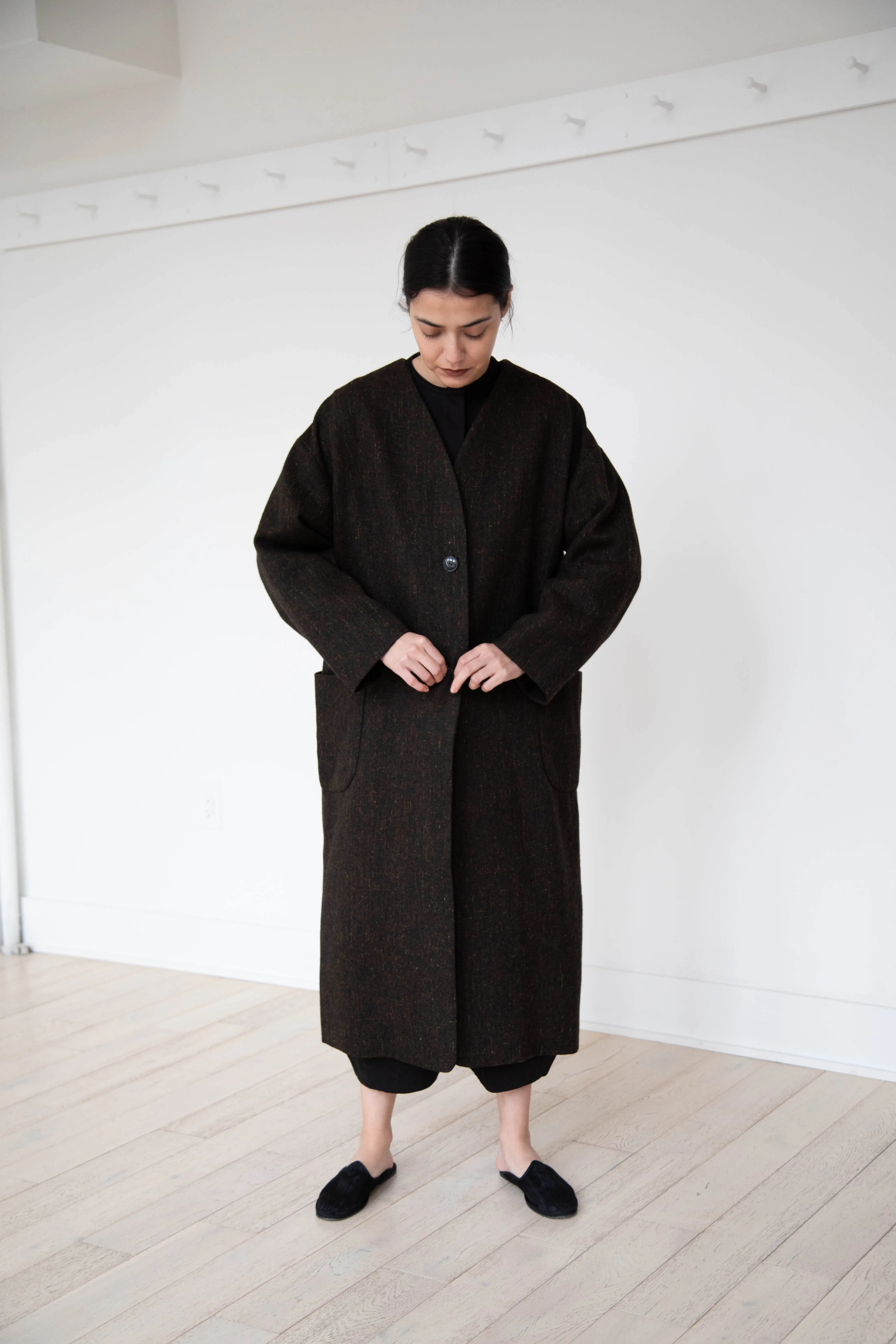 Arts & Science Tweed V-Neck Long Coat in Moss