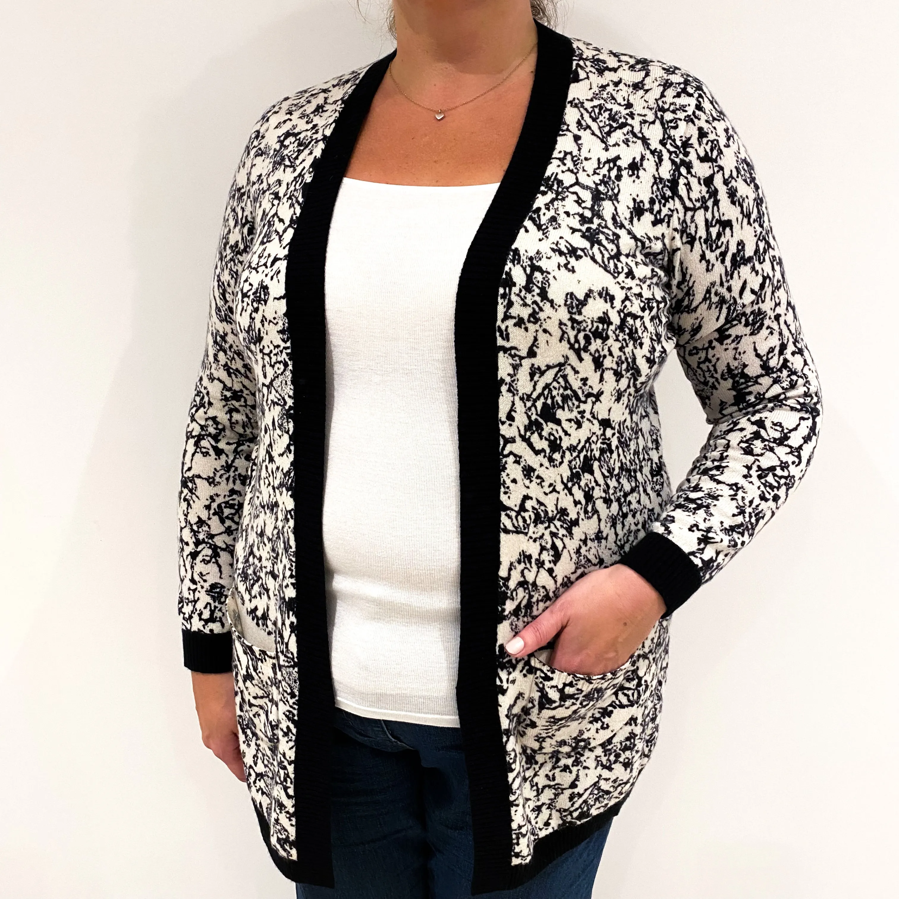 Black and White Patterned Cashmere Edge To Edge Cardigan Extra Large