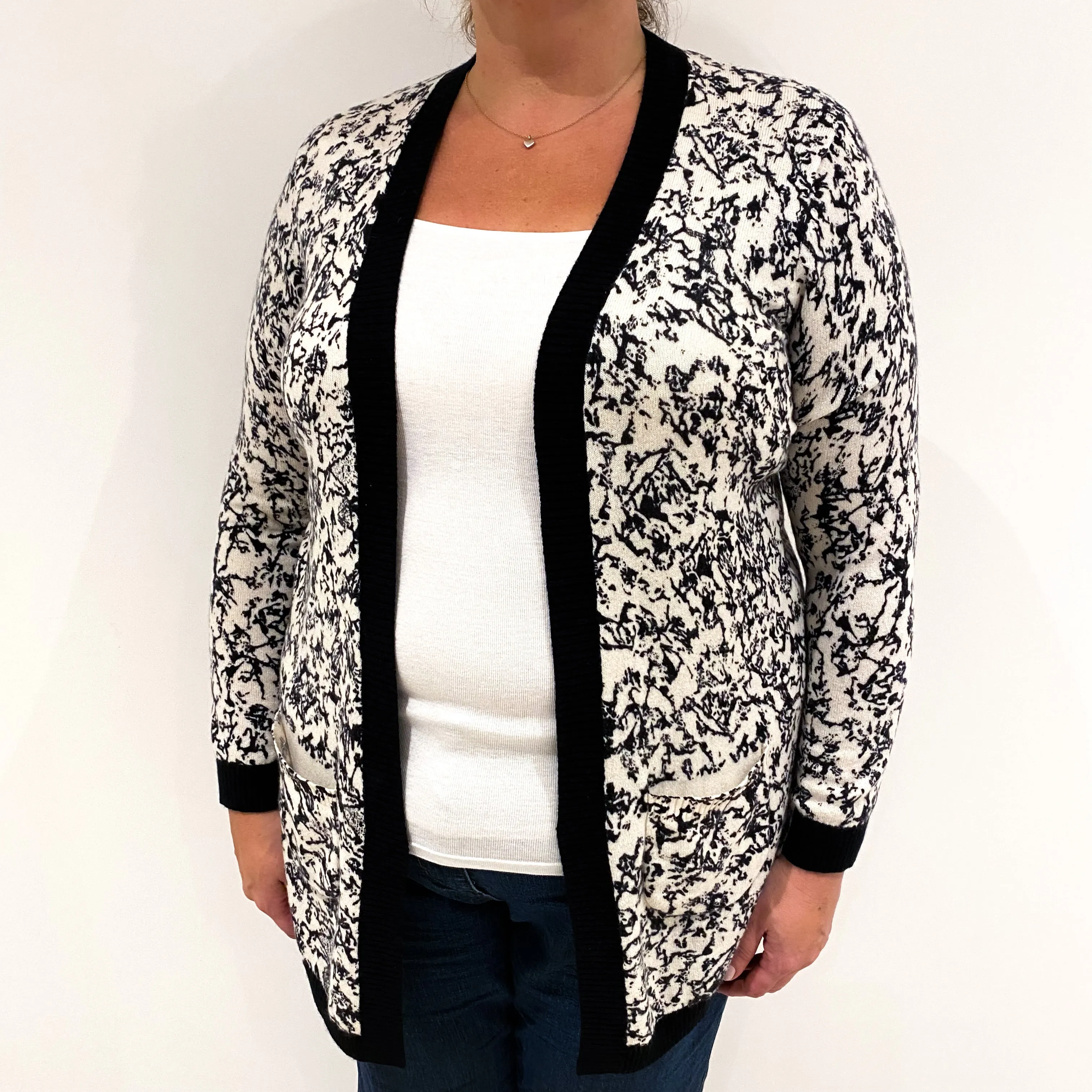 Black and White Patterned Cashmere Edge To Edge Cardigan Extra Large