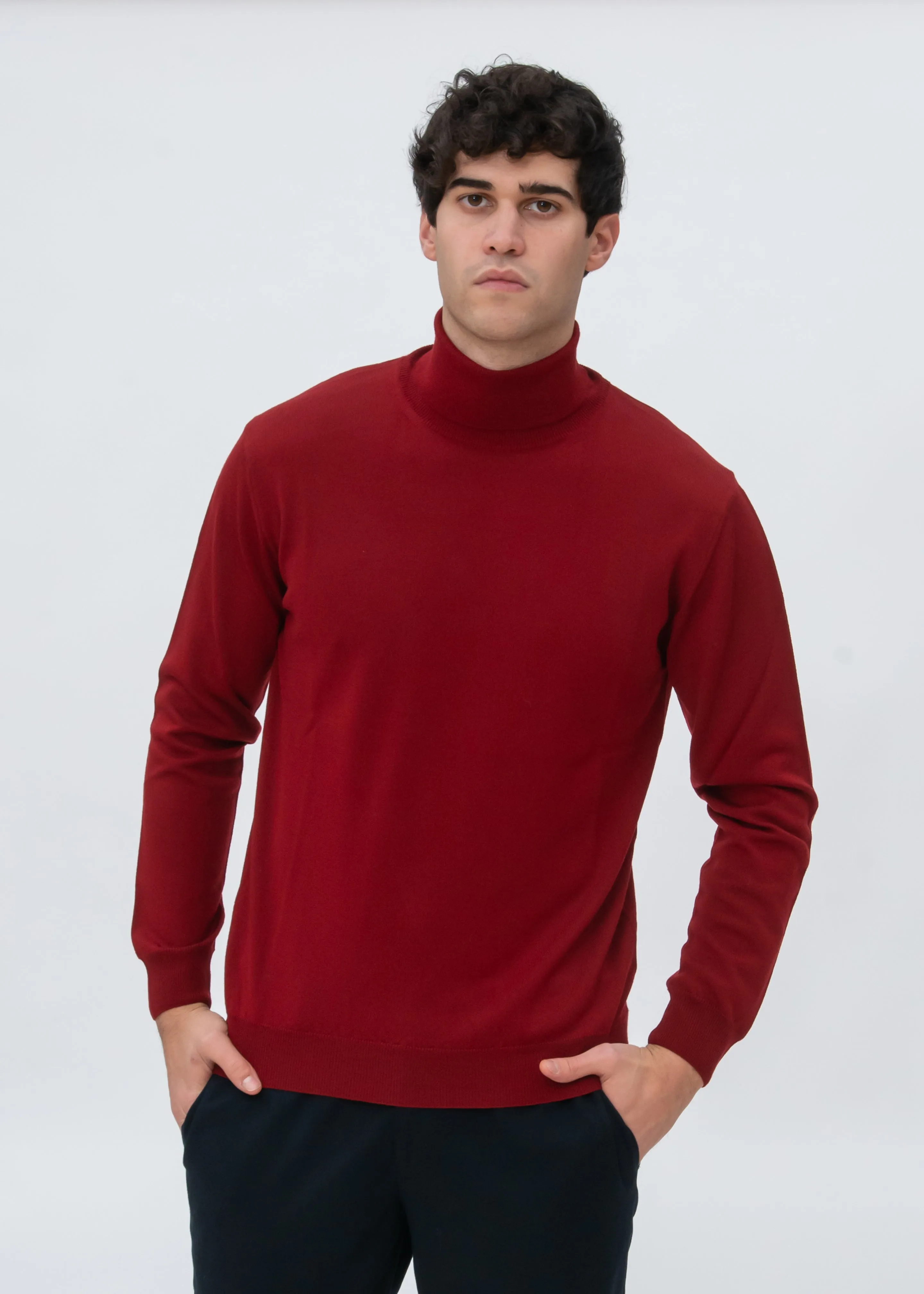 CLASSIC MERINO TURTLENECK SWEATER
