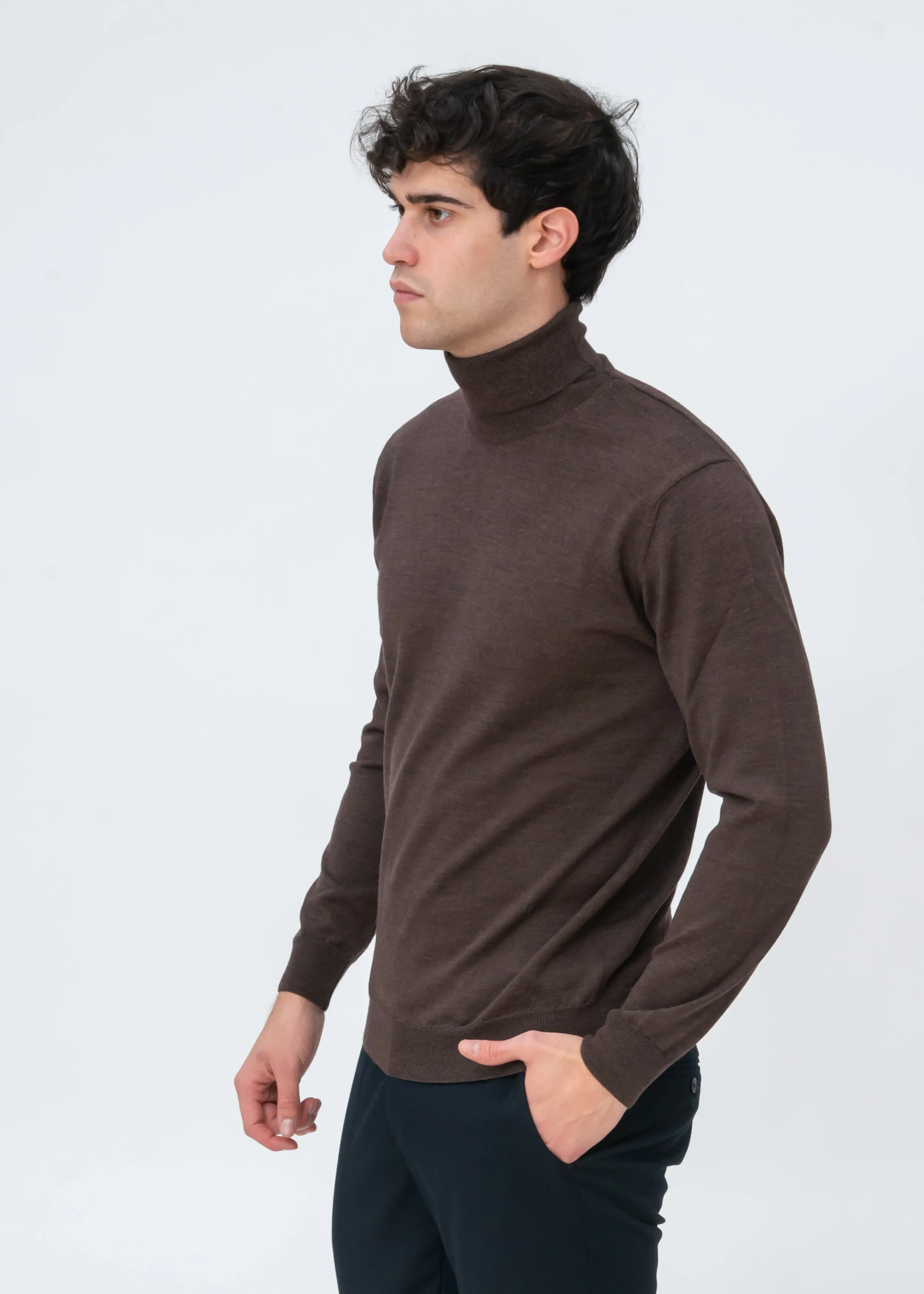 CLASSIC MERINO TURTLENECK SWEATER