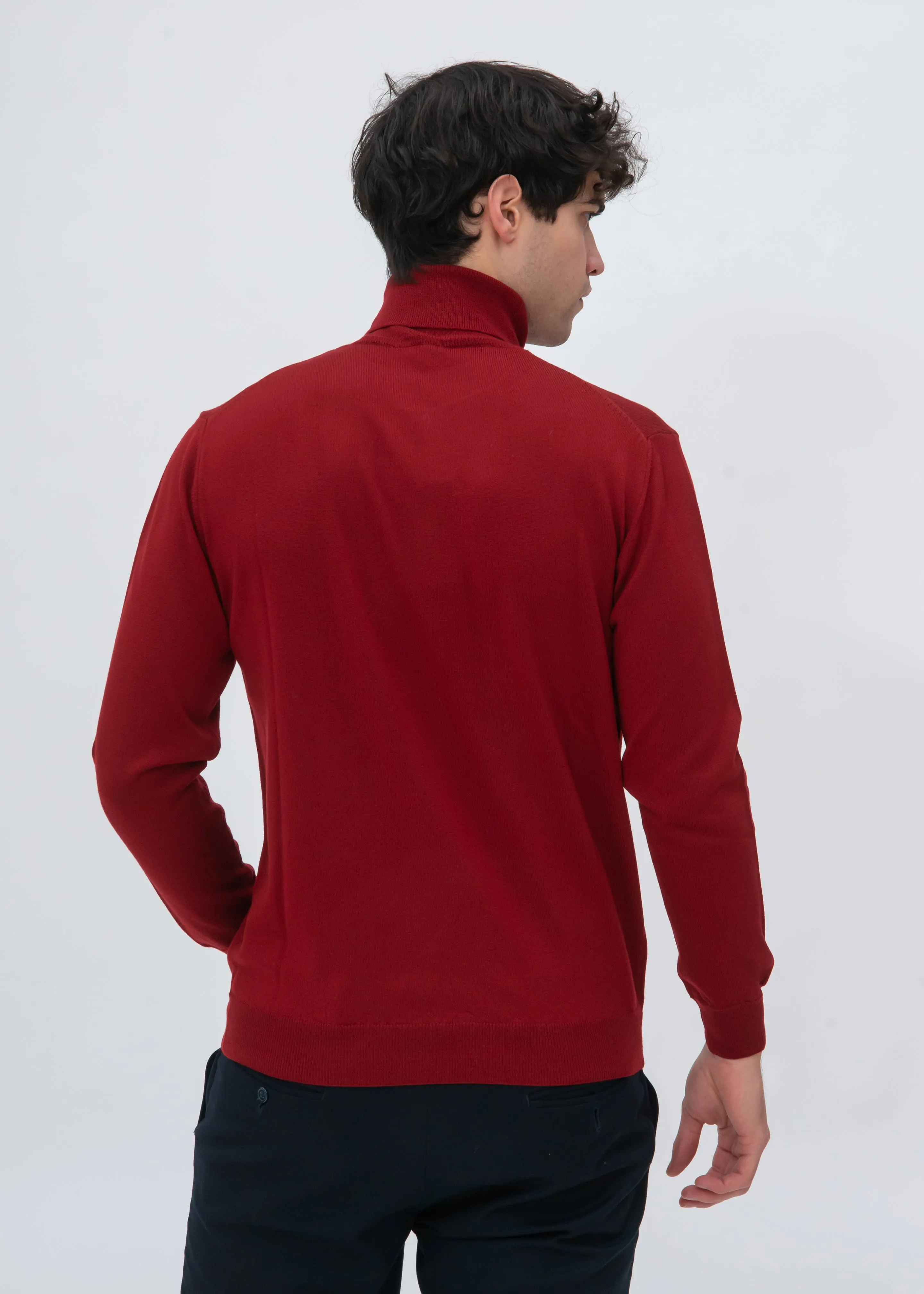 CLASSIC MERINO TURTLENECK SWEATER