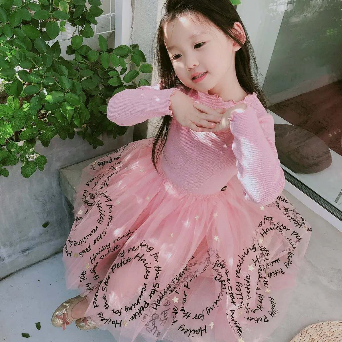 Fancy girls' dress with lace and star print