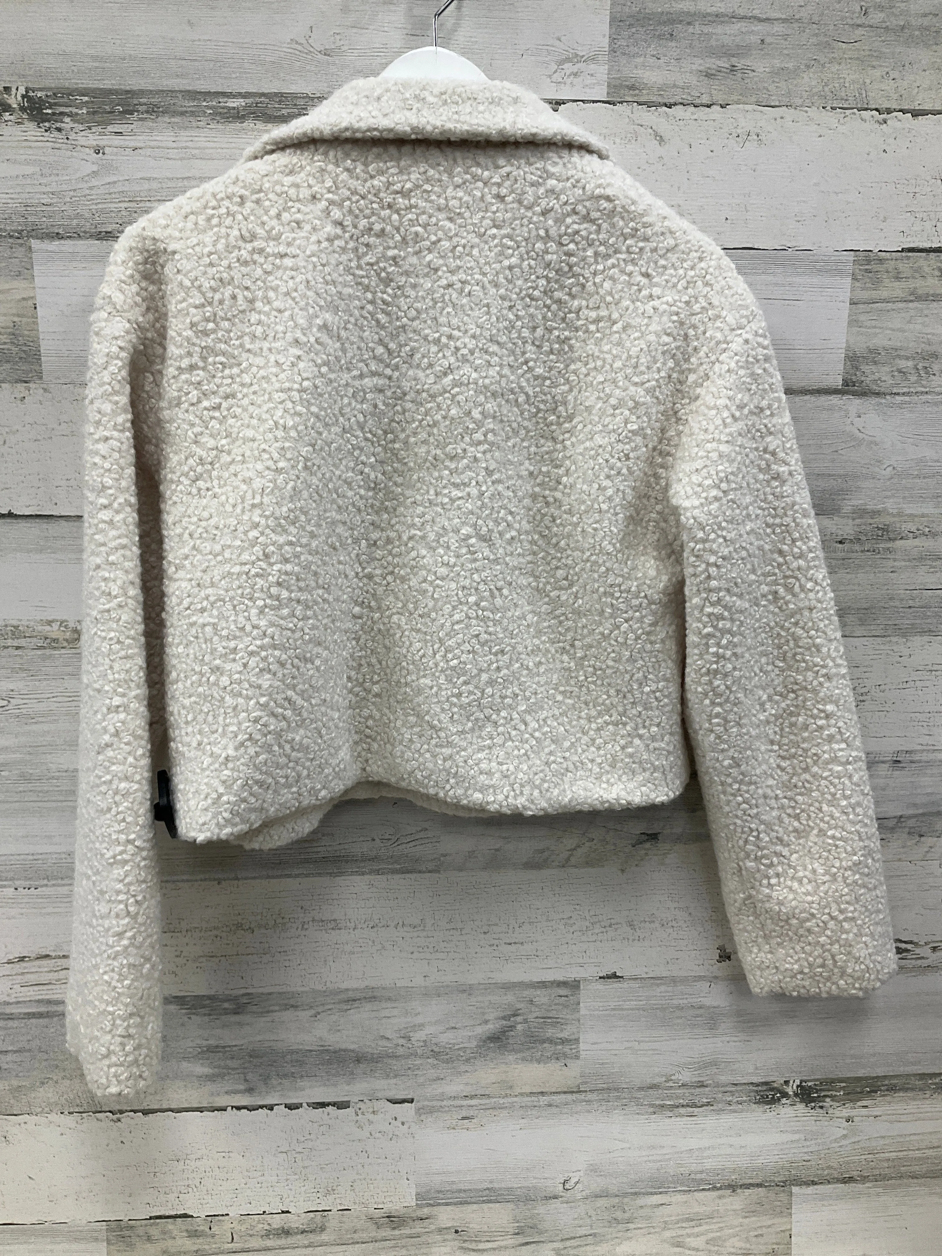 Jacket Faux Fur & Sherpa By Clothes Mentor In White, Size: M