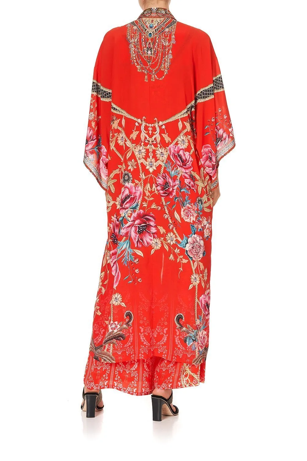 KIMONO COAT AND THE QUEEN WORE RED