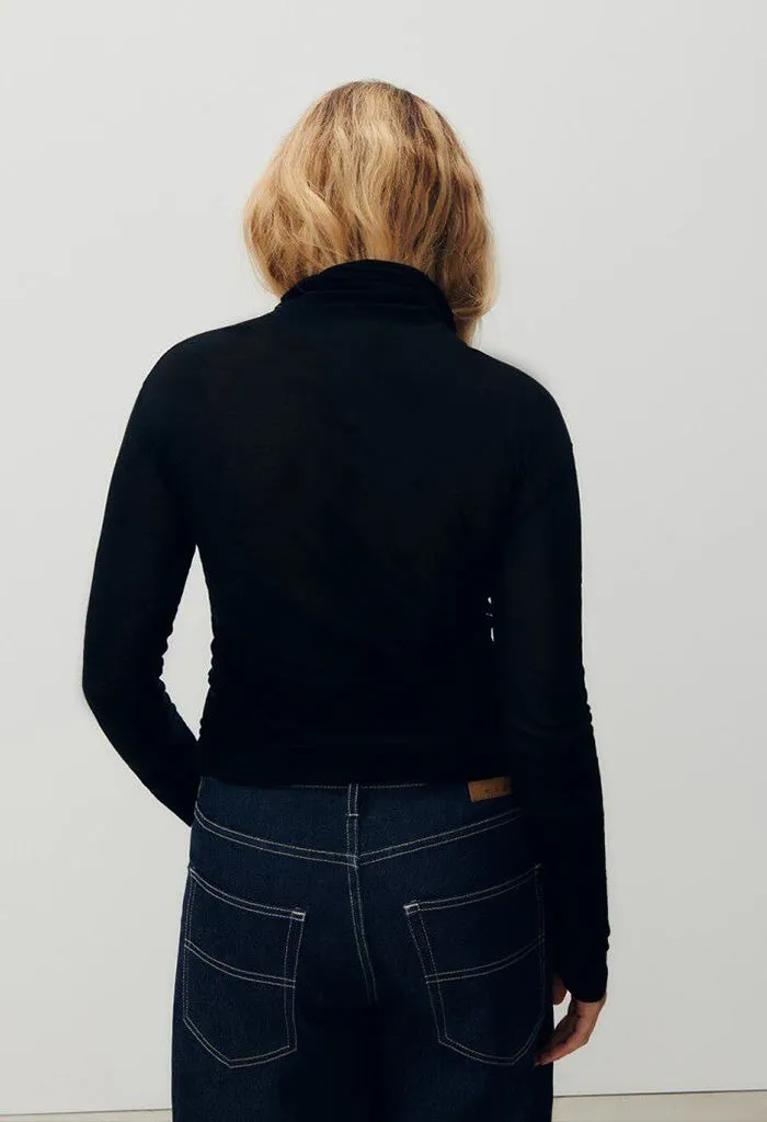Massachusetts Turtleneck - Black