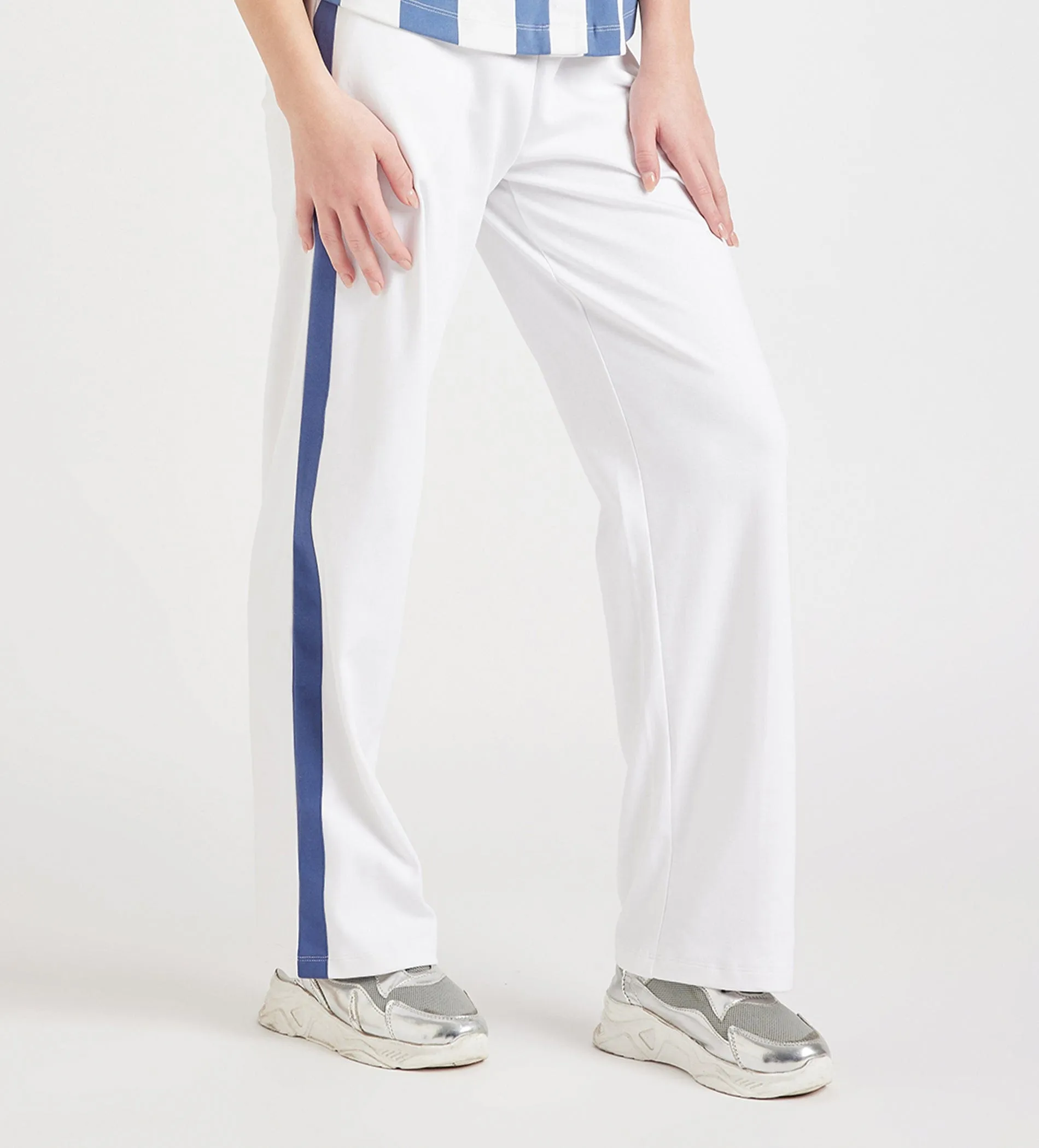 Sleek Contrast Wide Leg Trackpants