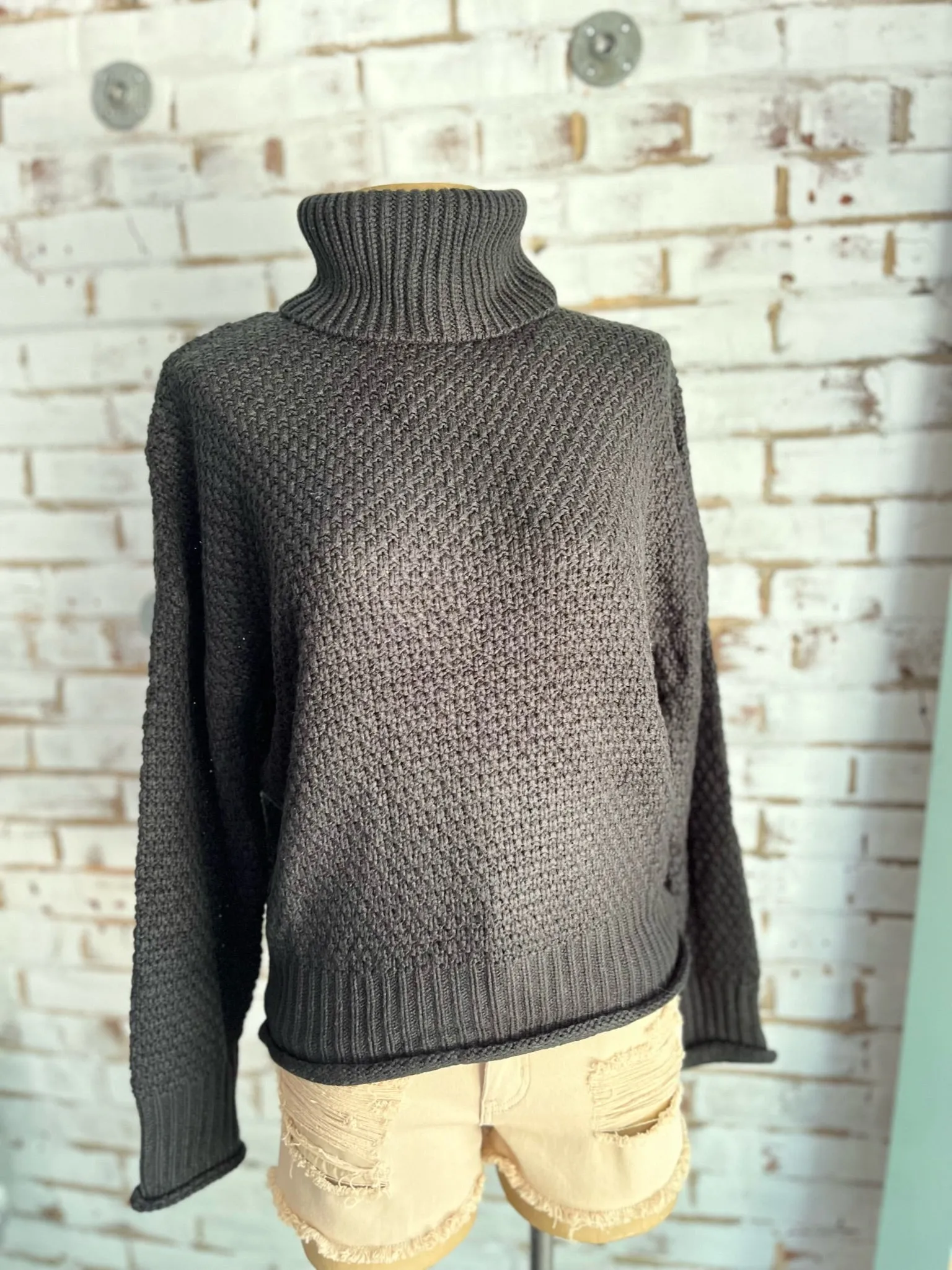 Tony Turtleneck Sweater in Black
